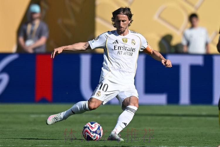 世体:莫德里奇累计5张黄牌停赛 将无缘出战贝蒂斯